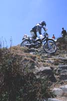 nepal272.jpg (13402 バイト)
